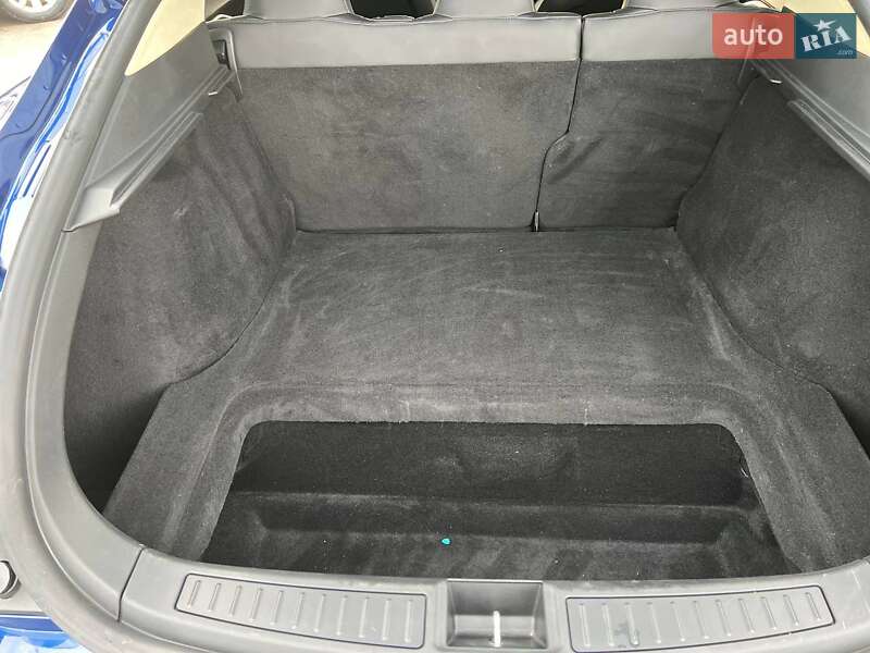 Ліфтбек Tesla Model S 2015 в Харкові
