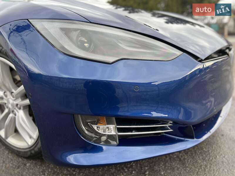 Ліфтбек Tesla Model S 2015 в Харкові