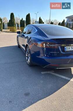 Лифтбек Tesla Model S 2015 в 