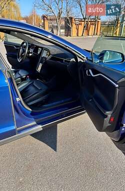 Лифтбек Tesla Model S 2015 в 
