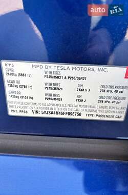 Лифтбек Tesla Model S 2015 в 