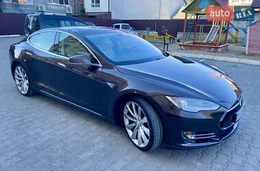 Лифтбек Tesla Model S 2012 в 