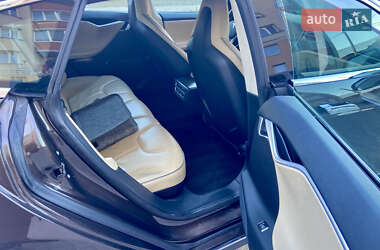 Лифтбек Tesla Model S 2012 в 