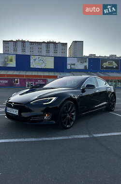 Лифтбек Tesla Model S 2018 в 