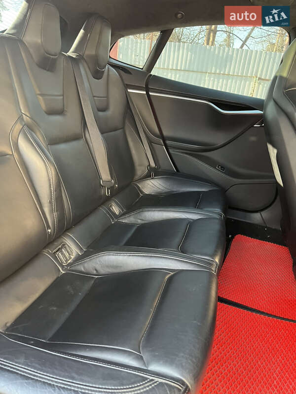 Лифтбек Tesla Model S 2015 в Киеве фото 13 Лифтбек Tesla Model S 2015 в Киеве