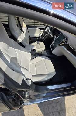 Лифтбек Tesla Model S 2014 в 
