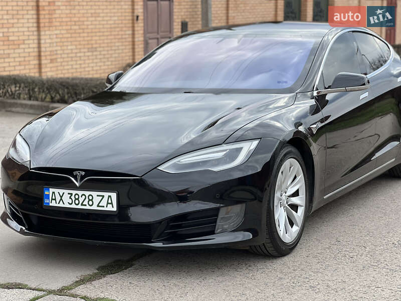 Лифтбек Tesla Model S 2017 в Харькове