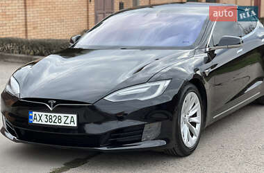 Лифтбек Tesla Model S 2017 в 