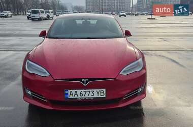 Лифтбек Tesla Model S 2017 в 
