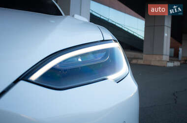 Ліфтбек Tesla Model S 2017 в 