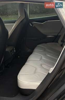 Лифтбек Tesla Model S 2012 в 