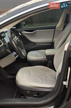 Лифтбек Tesla Model S 2012 в 