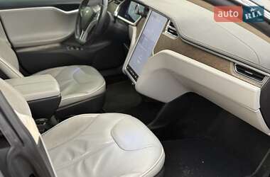 Лифтбек Tesla Model S 2012 в 