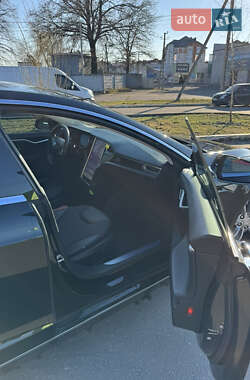 Лифтбек Tesla Model S 2015 в Киеве