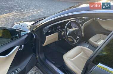 Лифтбек Tesla Model S 2016 в 