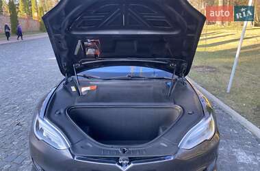 Лифтбек Tesla Model S 2016 в 
