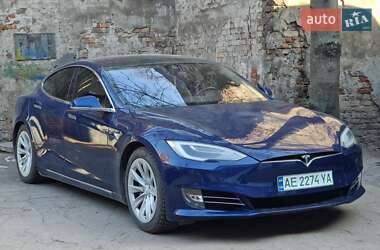 Ліфтбек Tesla Model S 2016 в 