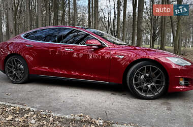 Лифтбек Tesla Model S 2014 в 