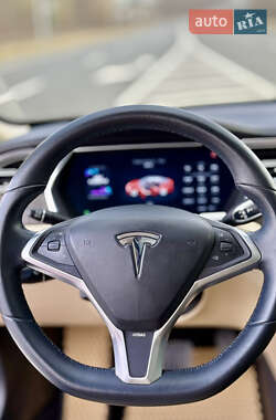 Лифтбек Tesla Model S 2013 в 