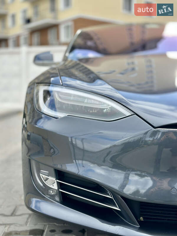 Ліфтбек Tesla Model S 2017 в Одесі