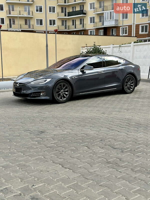 Ліфтбек Tesla Model S 2017 в Одесі