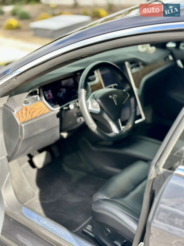 Ліфтбек Tesla Model S 2017 в Одесі