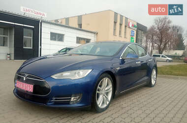 Лифтбек Tesla Model S 2015 в 