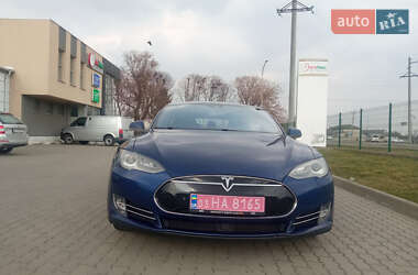 Лифтбек Tesla Model S 2015 в 
