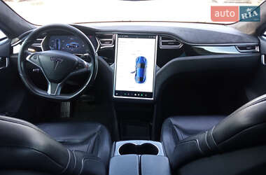 Лифтбек Tesla Model S 2015 в 