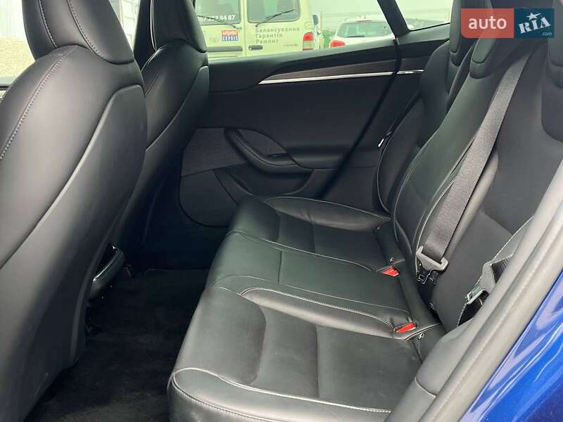 Лифтбек Tesla Model S 2021 в Львове