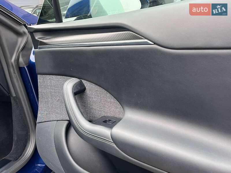 Лифтбек Tesla Model S 2021 в Львове