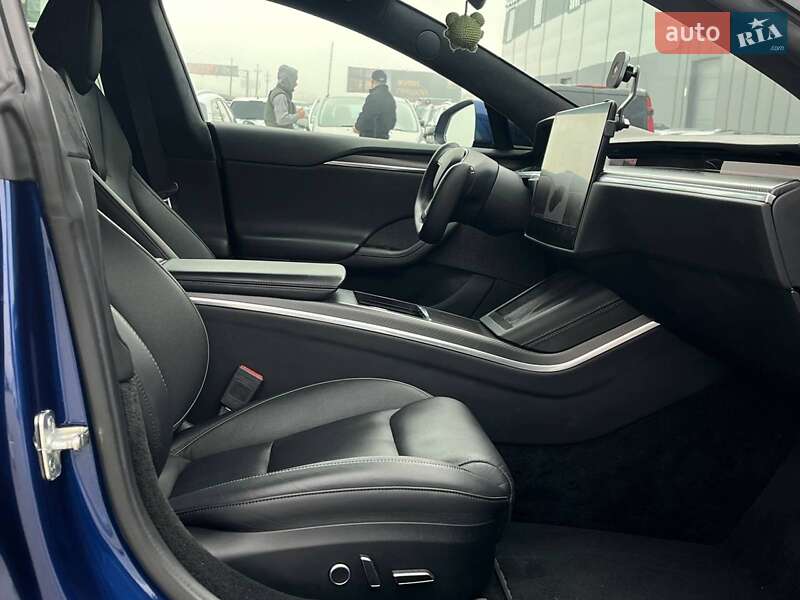 Лифтбек Tesla Model S 2021 в Львове