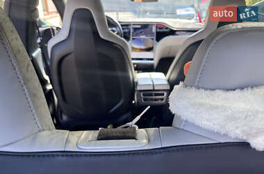Лифтбек Tesla Model S 2015 в 