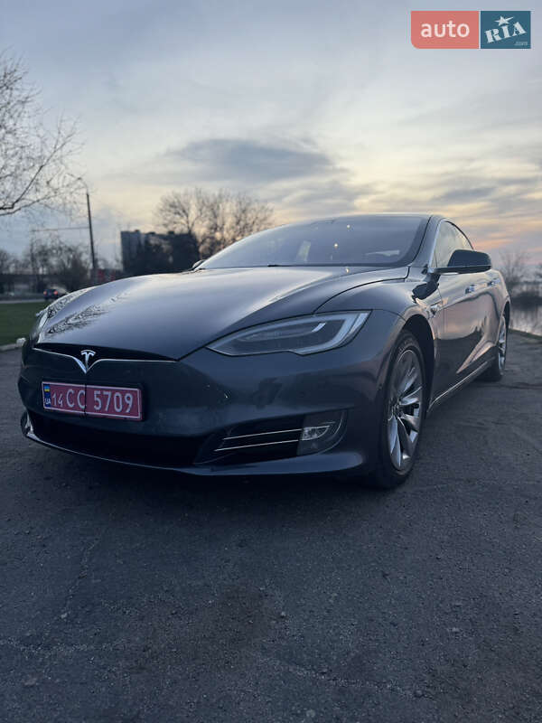 Tesla Model S 2017