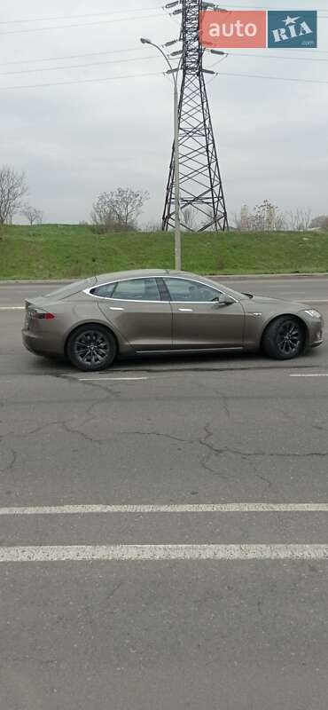 Ліфтбек Tesla Model S 2016 в Одесі