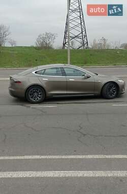 Лифтбек Tesla Model S 2016 в 