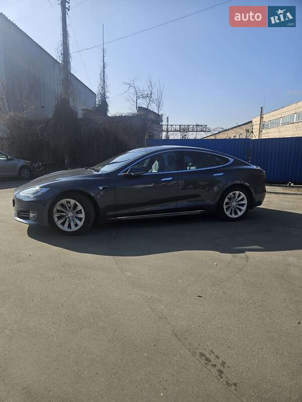 Ліфтбек Tesla Model S 2020 в Києві