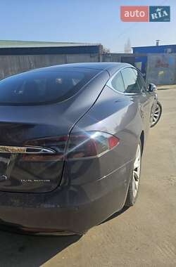 Лифтбек Tesla Model S 2020 в 