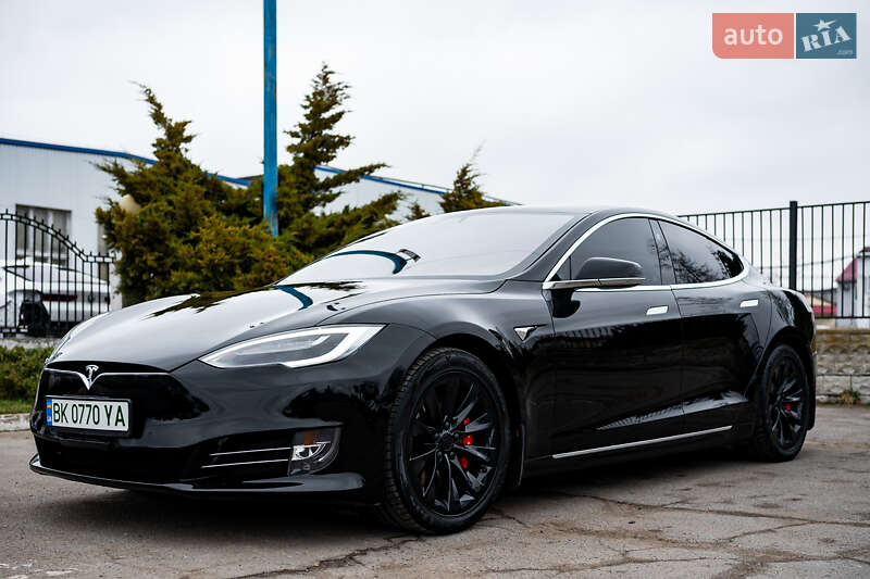 Tesla Model S 2018