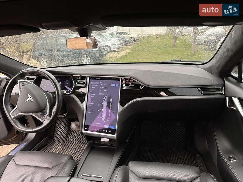 Лифтбек Tesla Model S 2016 в Тернополе