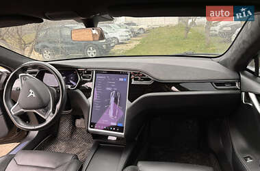 Лифтбек Tesla Model S 2016 в 