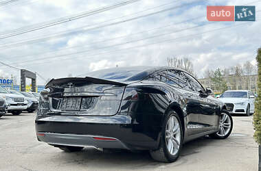 Лифтбек Tesla Model S 2014 в 
