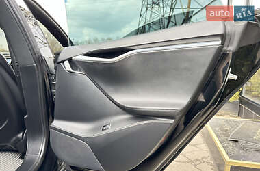 Лифтбек Tesla Model S 2014 в 
