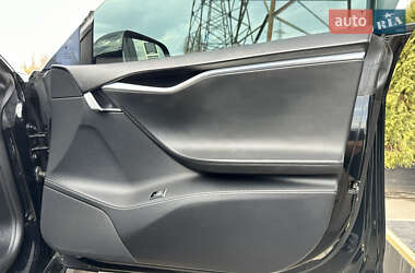 Лифтбек Tesla Model S 2014 в 