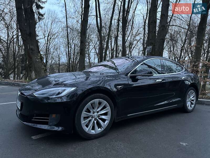 Лифтбек Tesla Model S 2017 в Тернополе