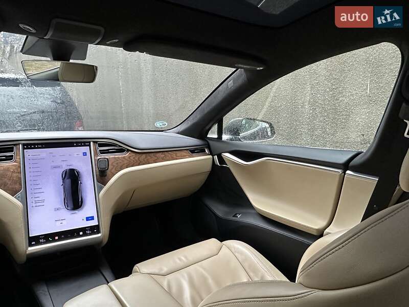 Лифтбек Tesla Model S 2017 в Тернополе