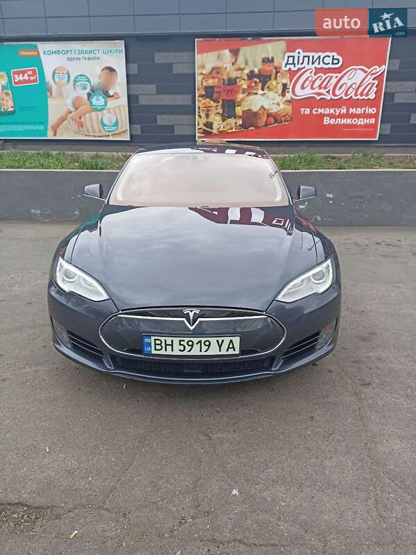 Ліфтбек Tesla Model S 2015 в Миколаєві