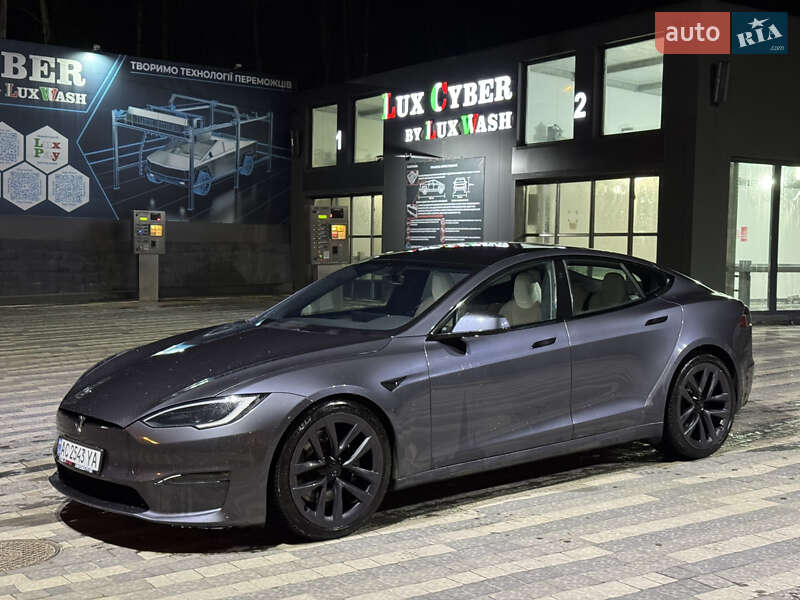 Tesla Model S 2021