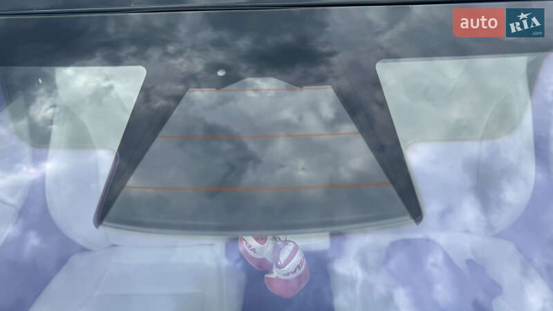 Лифтбек Tesla Model S 2017 в Черкассах