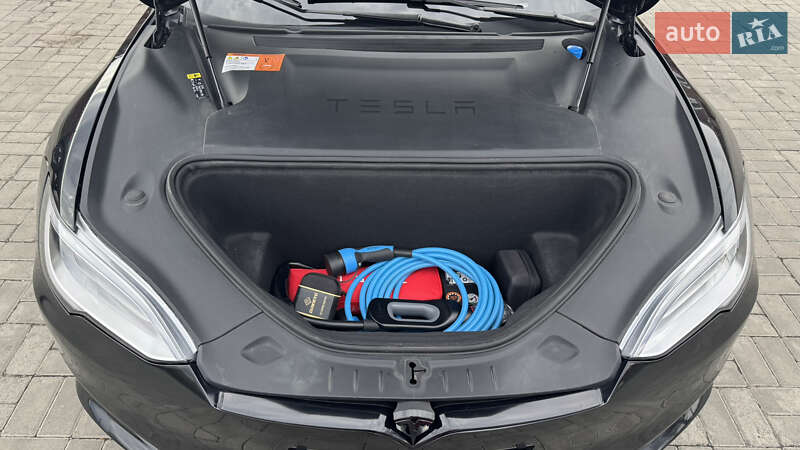 Лифтбек Tesla Model S 2017 в Киеве фото 11 Лифтбек Tesla Model S 2017 в Киеве